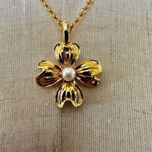 P.E.P.  Gold tone flower pendant with faux  pearl center
